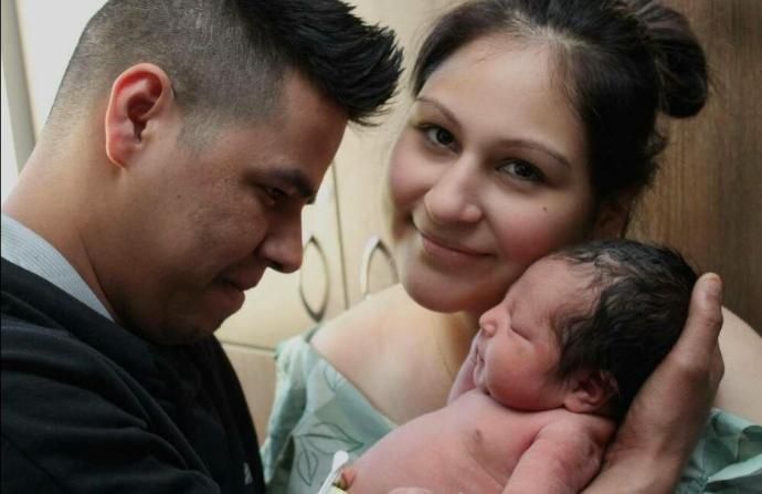 Laura Abarca-Nougeda, Sofia's mother, and Sofia Gonzalez. (Via KWCH)