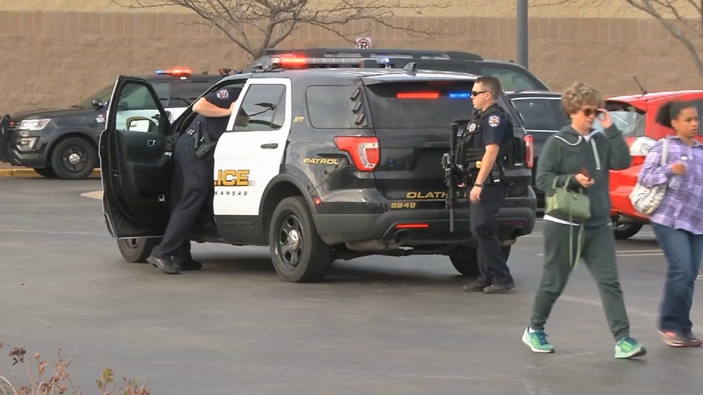 Offduty officer shoots, kills man who brandished gun at Lenexa KCTV5