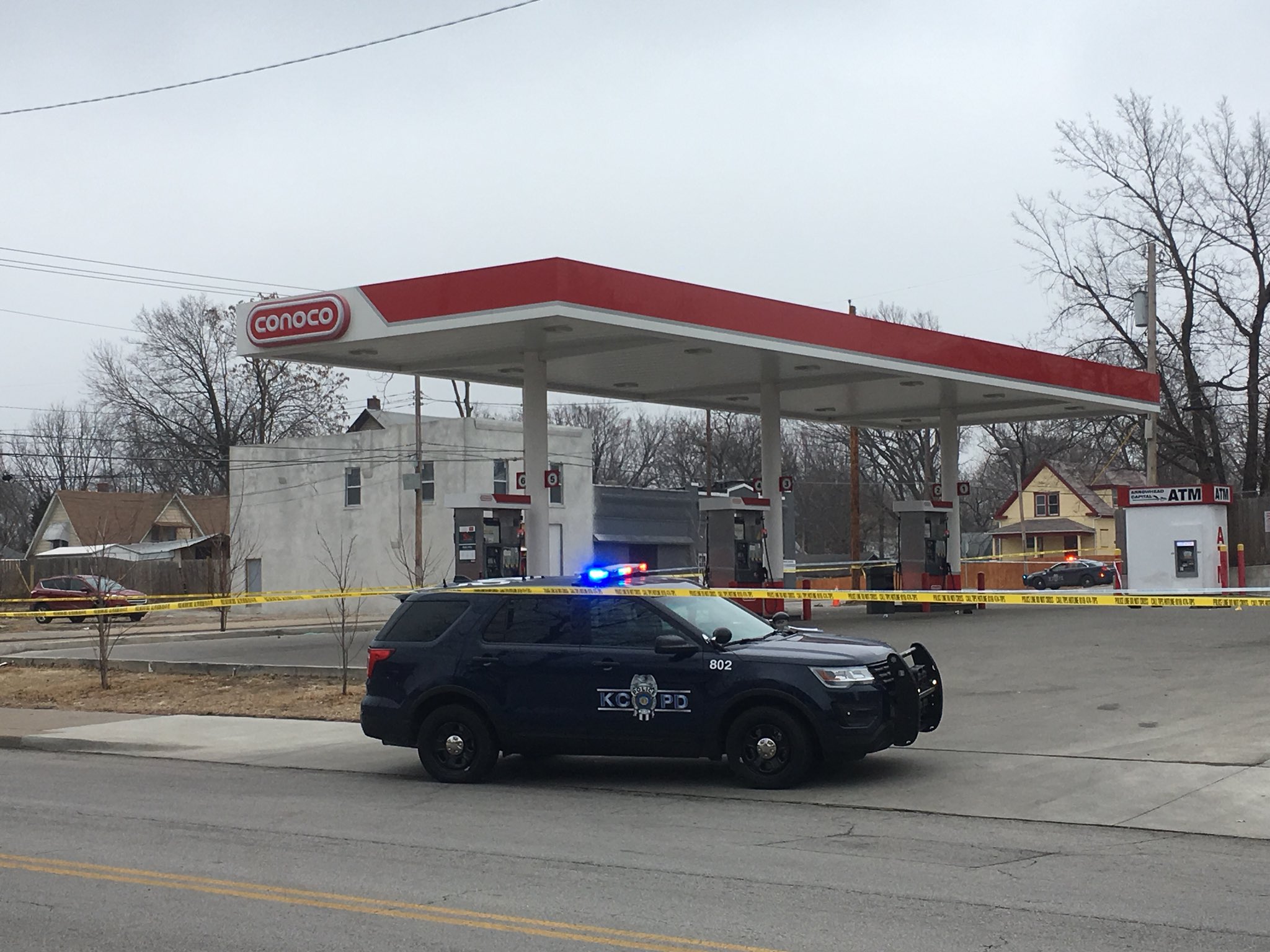 Man shot, killed outside Kansas City gas station