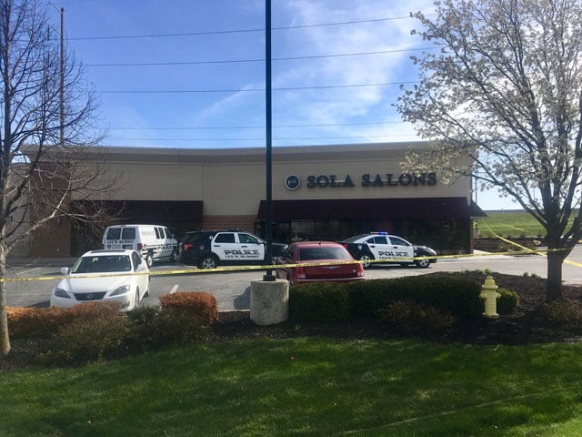 Police: Man fatally shoots wife at Lee's Summit salon, kills himself