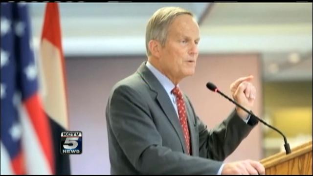 Akin defies mounting calls to withdraw from Senate race - KCTV5