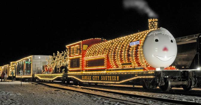 Holiday train winds up multistate journey in Kansas City - KCTV5 News