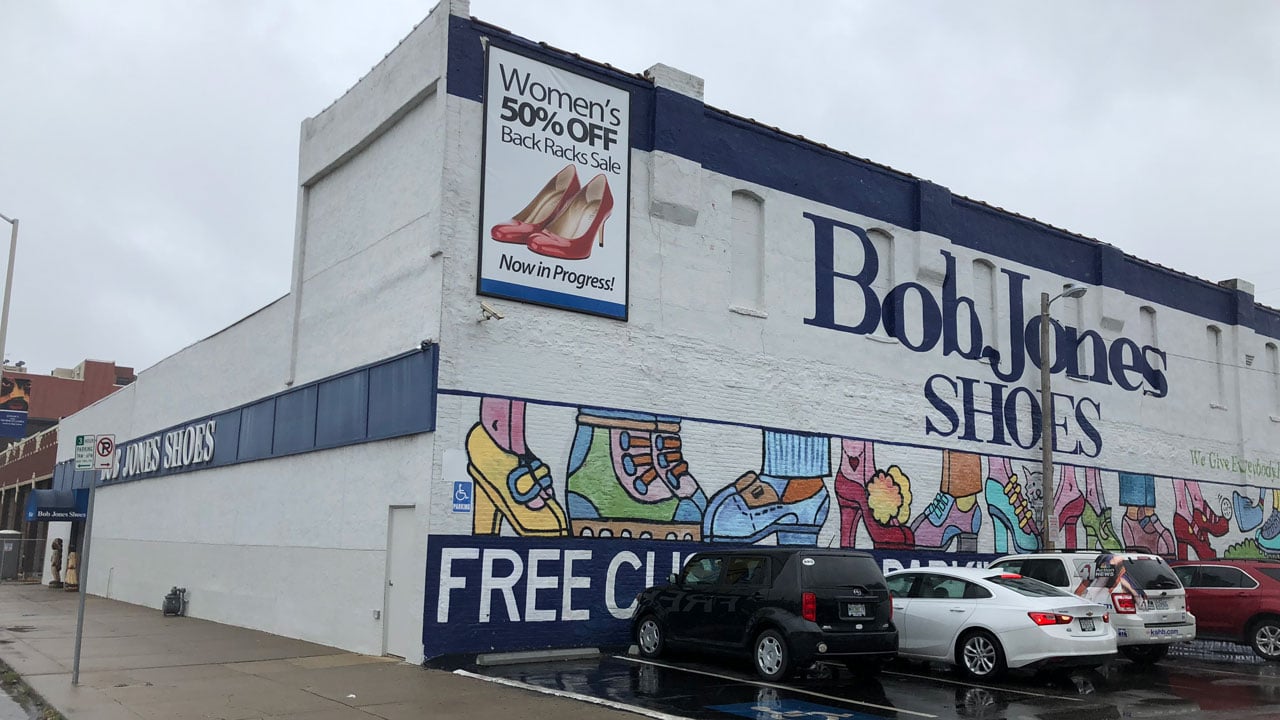 Longtime Kansas City store Bob Jones Shoes to close its doors